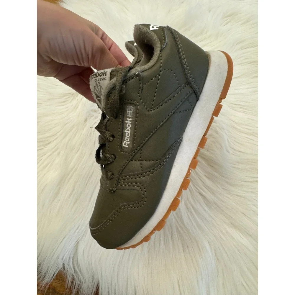 Reebok green sneakers size‎ 11 GUC
